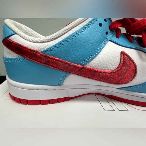 Nike Dunk Low - Picture 6 of 8